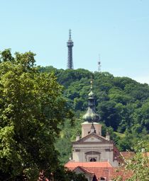 Prager Eiffelturm auf dem Laurenziberg und Maria Viktoria Kirche